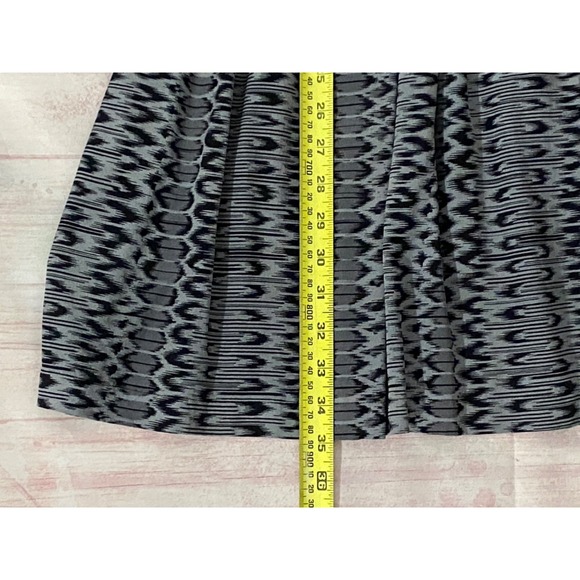 JOIE Silk Sleeveless‎ Dress size Large Gray Black Aztec Pleated Fit and Flare - Picture 7 of 12